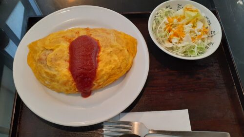 山形市洋風定食自由軒のオムライス