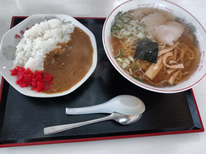 南陽市嶋屋食堂のカレーラーメンセット