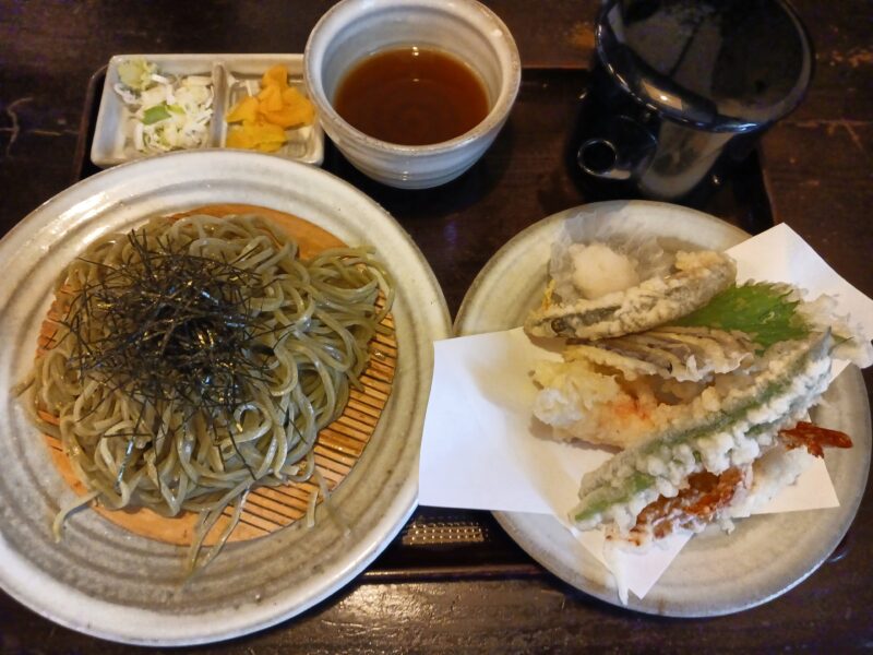 上山市そば処やぶいちの天ざるそば