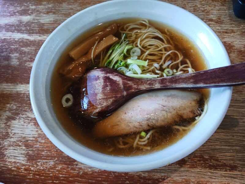 那須塩原市店内製麺さくらの醤油麺