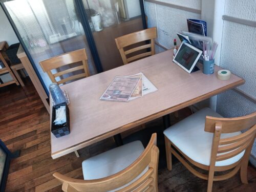 南陽市オステリアエスト！の内観