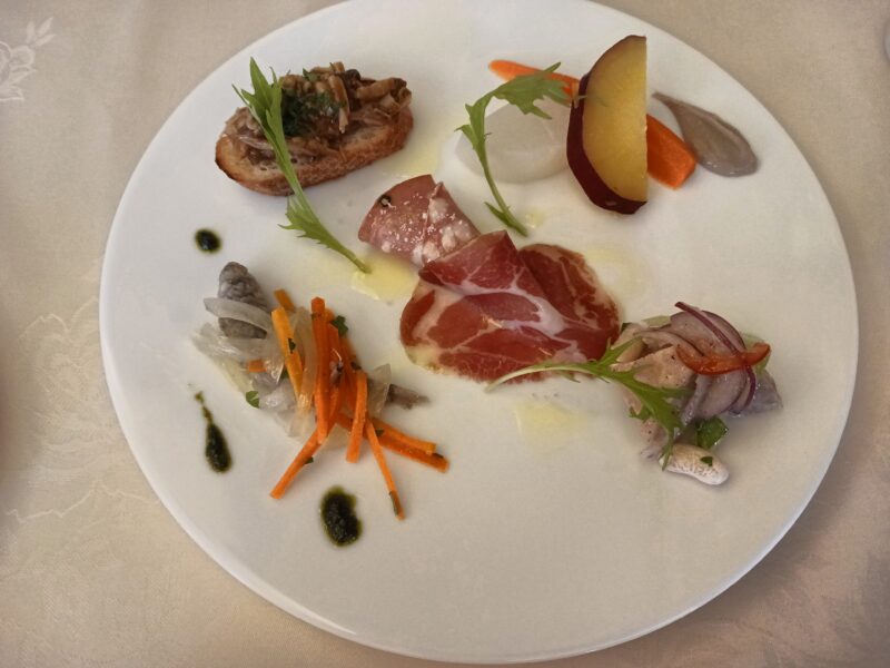 ファーレ ラ コルテのある日の前菜