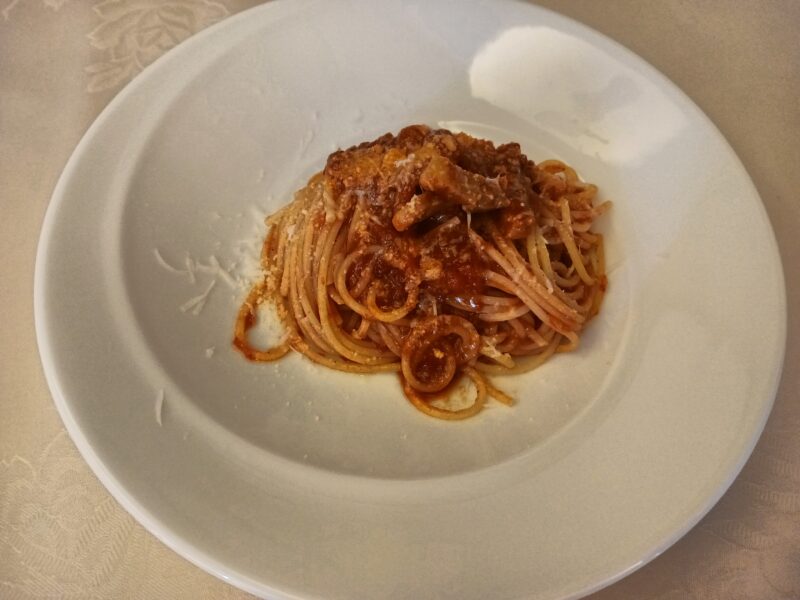 ファーレ ラ コルテのアマトリチャーナスパゲッティ