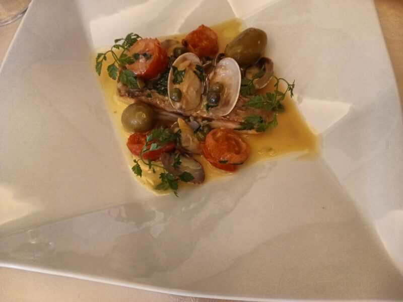 那須塩原市ファーレ ラ コルテの白身魚のアクアパッツァ
