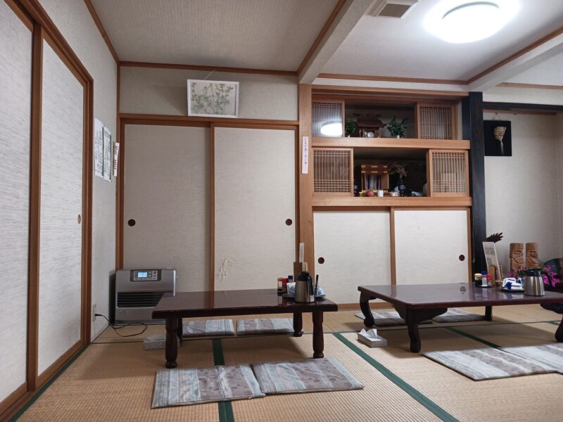 米沢市十割手打ちそば しげ邸の内観