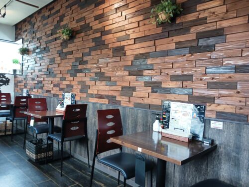 山形市カタズキッチントラベリンの内観