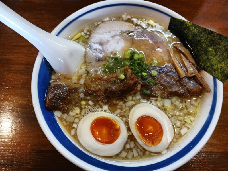 福島市支那そば二階堂の味噌そばにナンコツ・味玉のせ
