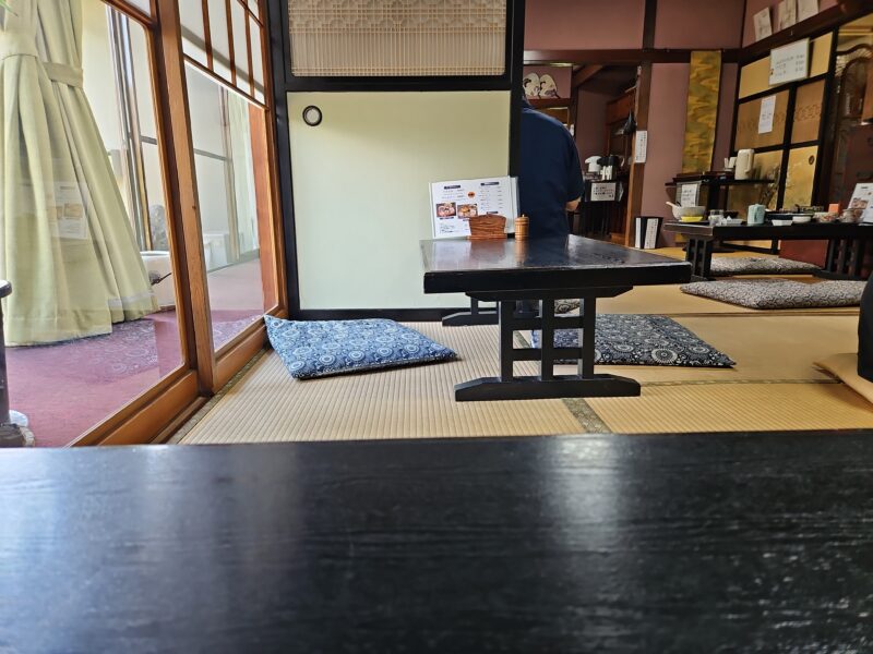 そば処 や久志（やくし）の内観