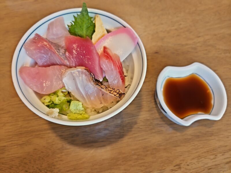 山形市四季の味 そば処 二見屋のミニ海鮮丼