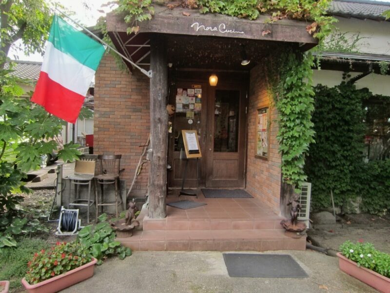 新潟市トラットリア ノラ・クチーナ豊栄本店の外観